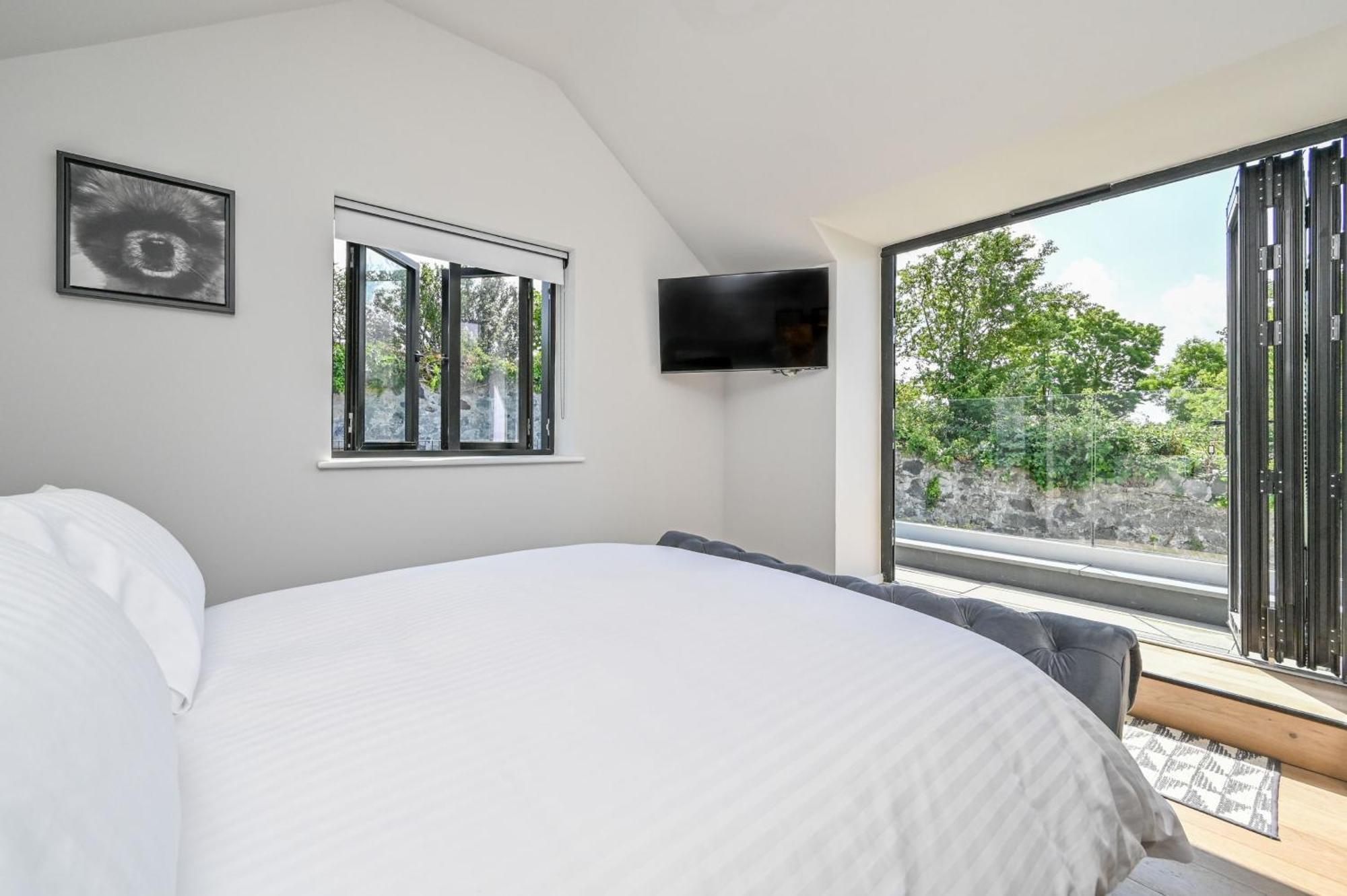 1 The Nest - Luxury Modern House Nr Beach & Bars With Sea Views & Free Parking Vila Charlestown  Exterior foto