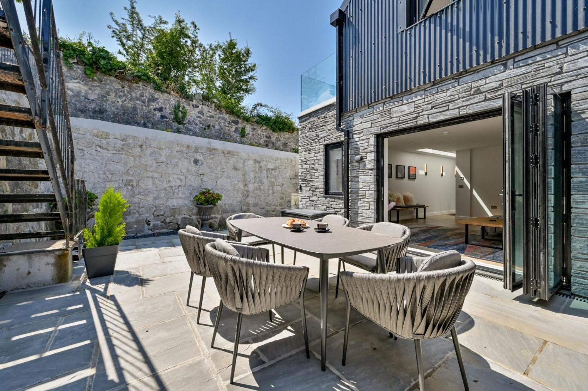 1 The Nest - Luxury Modern House Nr Beach & Bars With Sea Views & Free Parking Vila Charlestown  Exterior foto