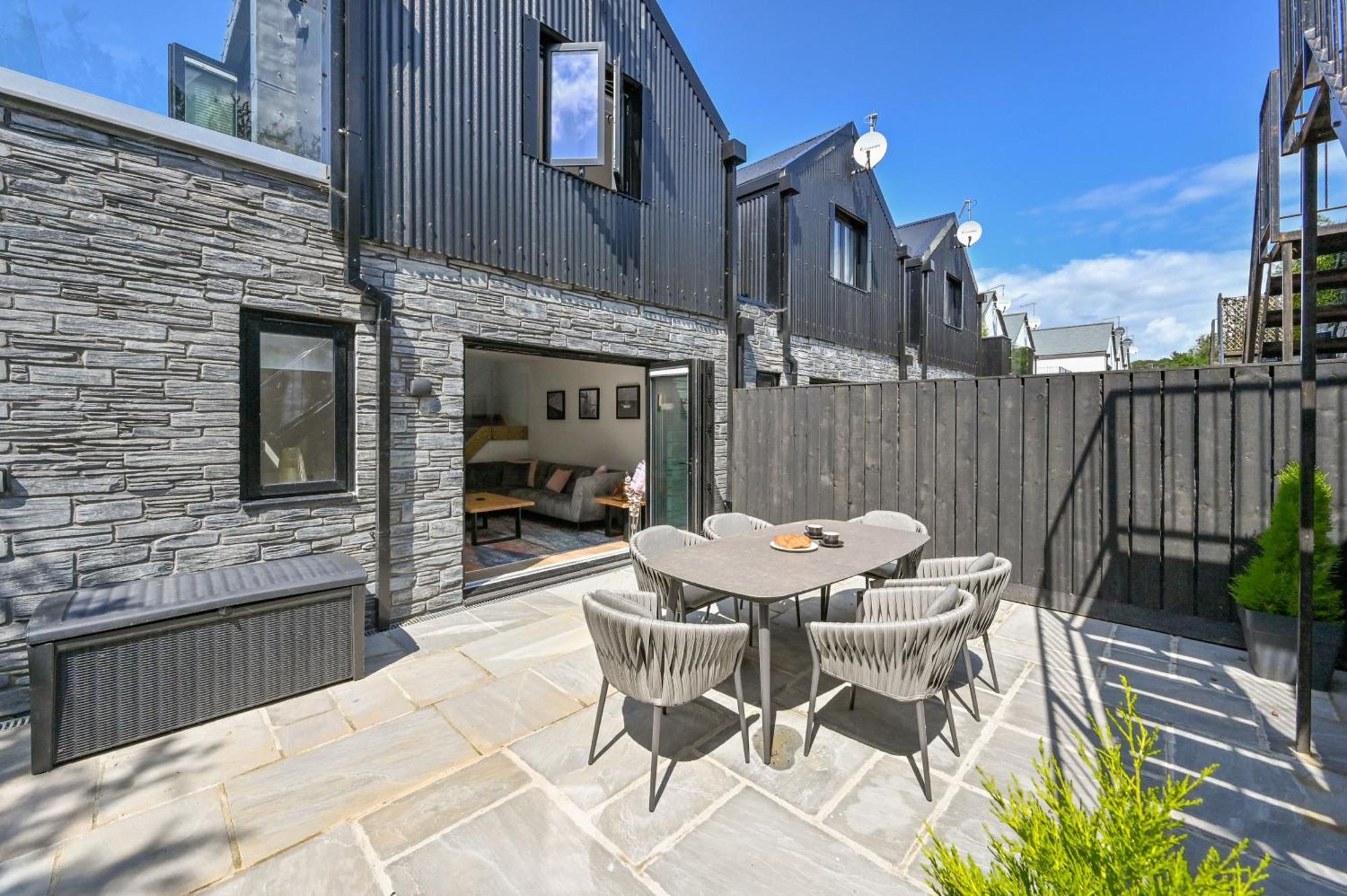 1 The Nest - Luxury Modern House Nr Beach & Bars With Sea Views & Free Parking Vila Charlestown  Exterior foto