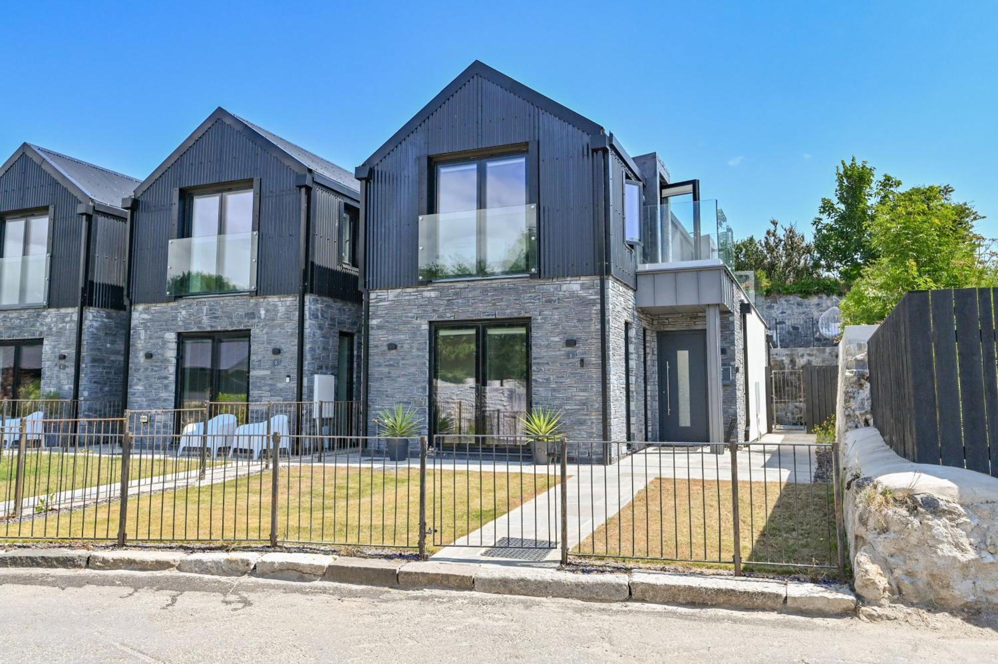 1 The Nest - Luxury Modern House Nr Beach & Bars With Sea Views & Free Parking Vila Charlestown  Exterior foto